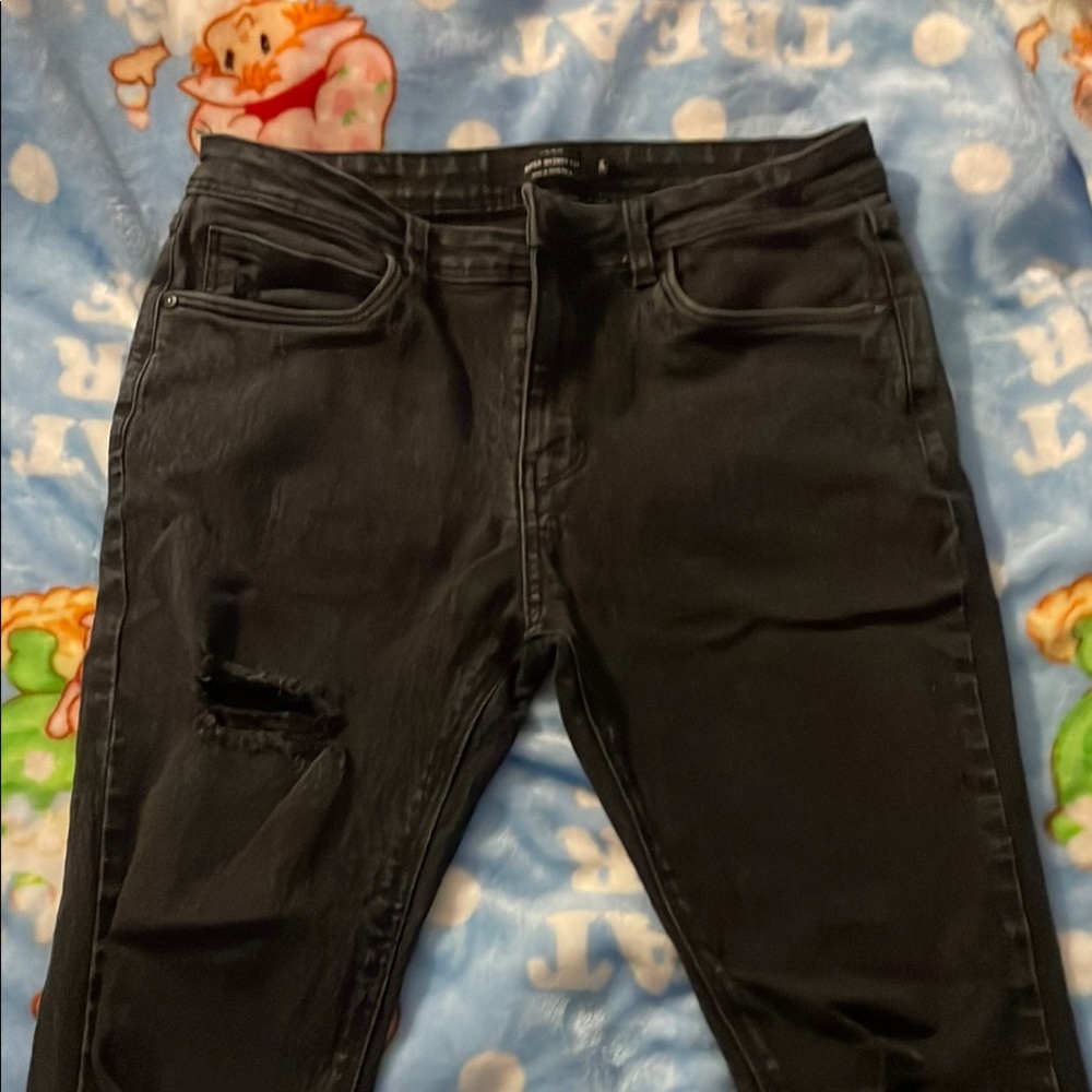 Zara Black Skinny Jeans with Durable Denim